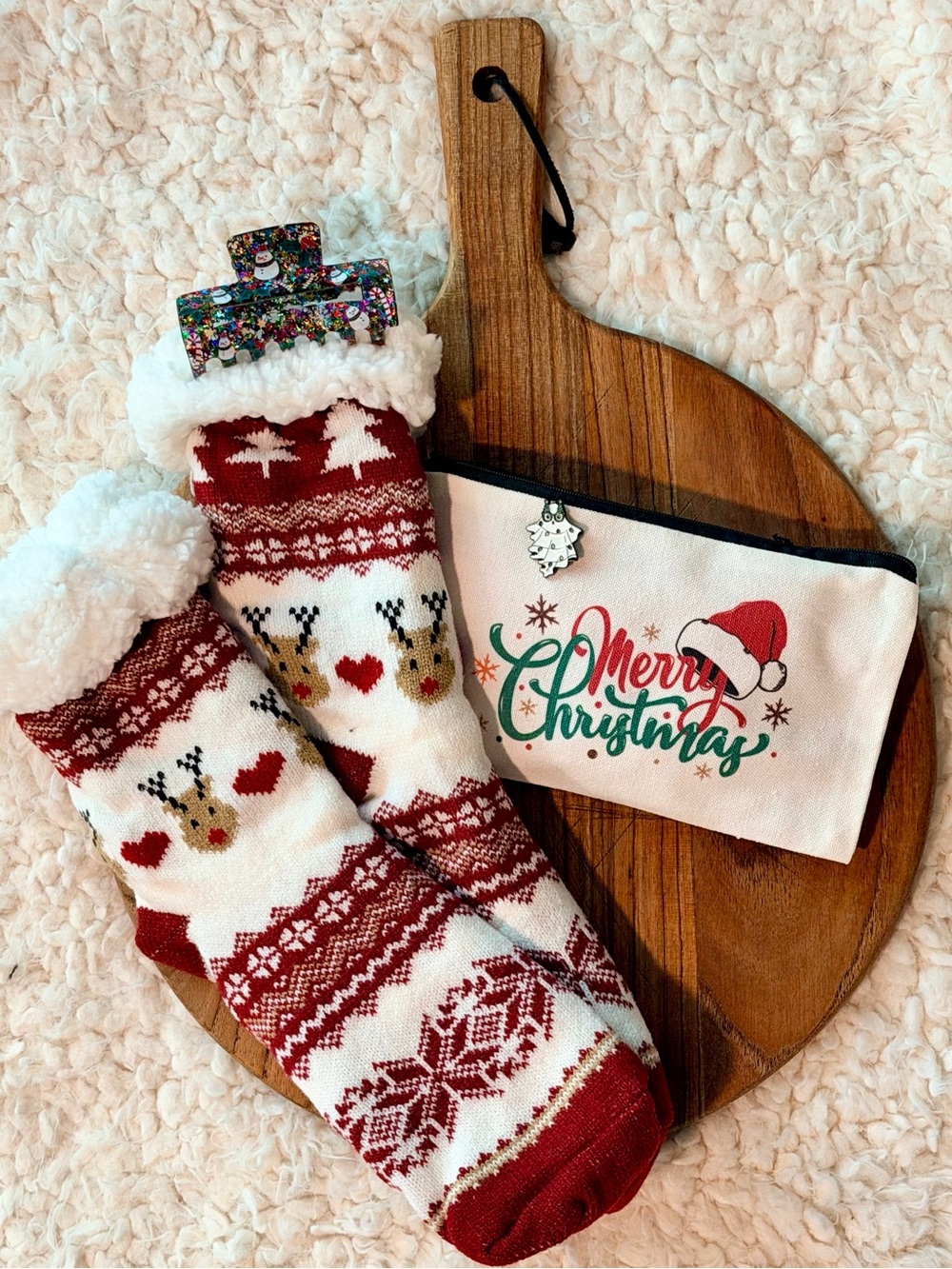 NWT Cozy Christmas Gift Set | Sherpa Socks Pouch Claw Clip Festive Ghost Pin⁠